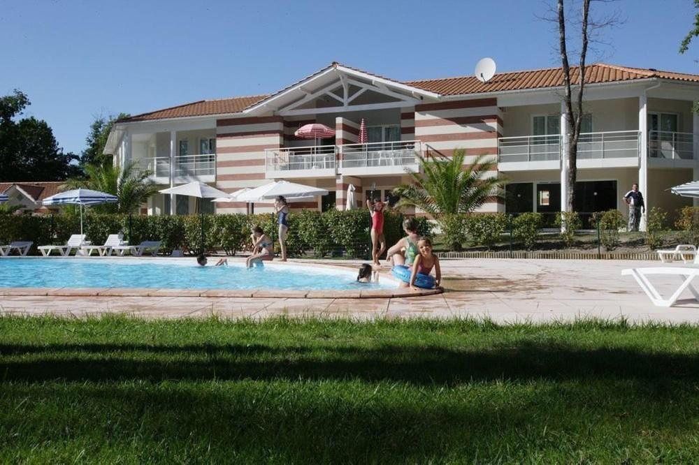 Belle Maisonnette Dans Avec Piscine Holiday home Soulac-sur-Mer